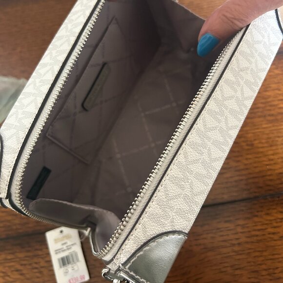 Michael Kors Trunk Crossbody NWT - Picture 5 of 7